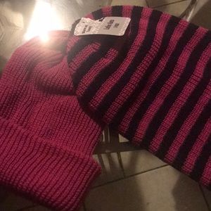 2 beanies